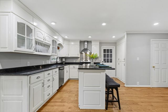 706 Edenburg Dr, Columbia, TN 38401