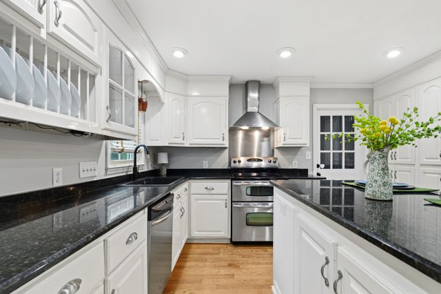 706 Edenburg Dr, Columbia, TN 38401