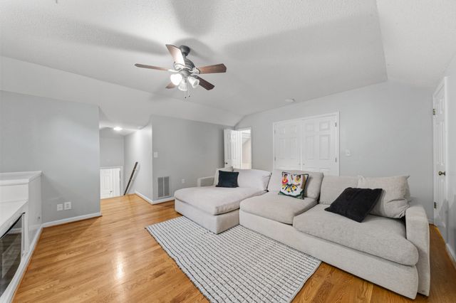 706 Edenburg Dr, Columbia, TN 38401
