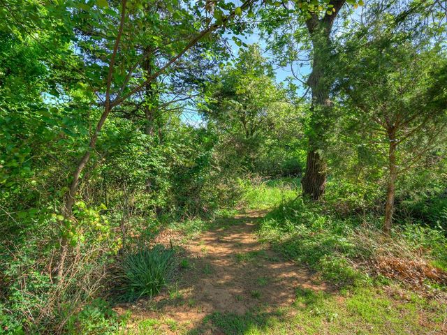 2025 Arbor Valley Drive, Edmond, OK 73025