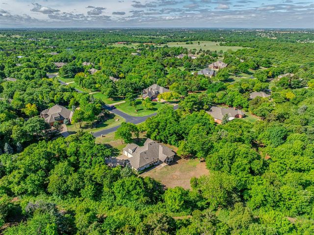 2025 Arbor Valley Drive, Edmond, OK 73025