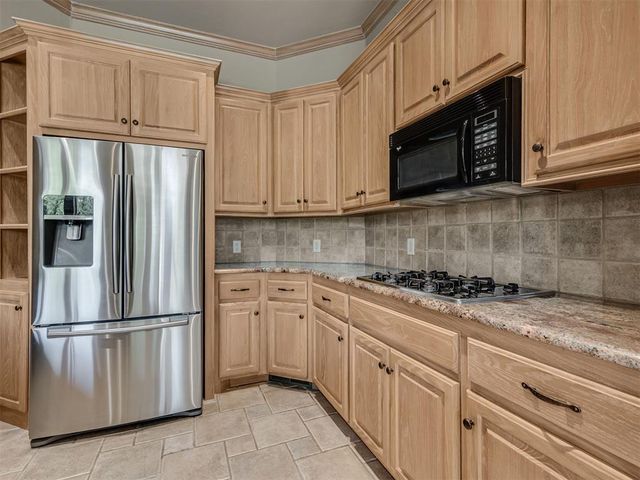 2025 Arbor Valley Drive, Edmond, OK 73025
