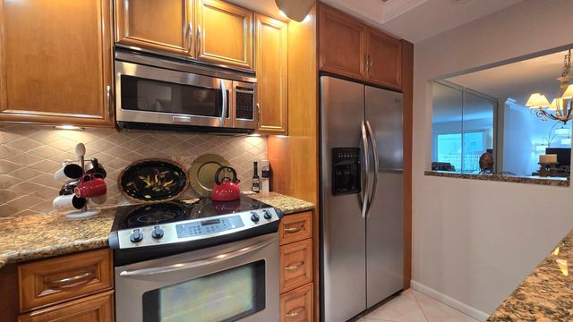 1161 Hillsboro Mile 107, Hillsboro Beach, FL 33062