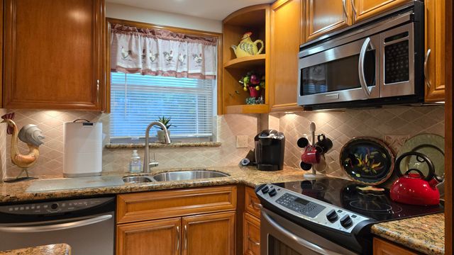 1161 Hillsboro Mile 107, Hillsboro Beach, FL 33062