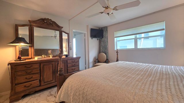 1161 Hillsboro Mile 107, Hillsboro Beach, FL 33062