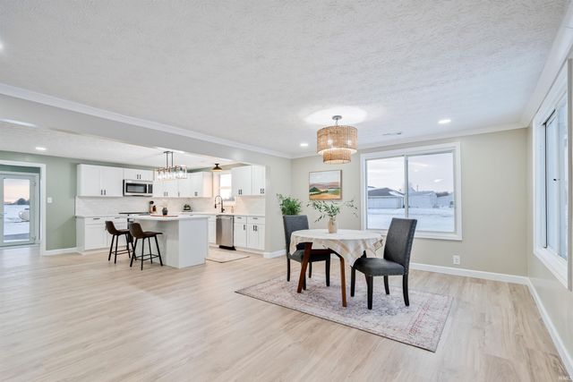 133 E 700 N, Sharpsville, IN 46068