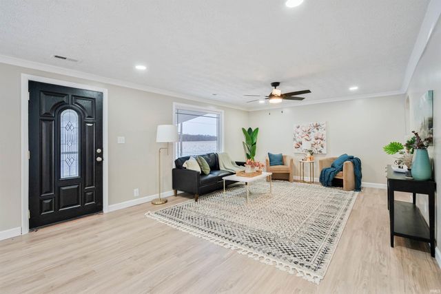 133 E 700 N, Sharpsville, IN 46068