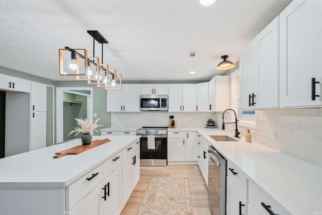 133 E 700 N, Sharpsville, IN 46068