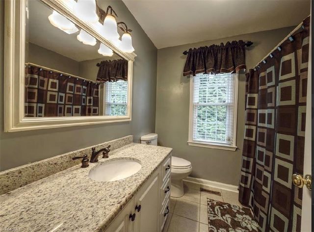 516 Lynchburg Road, Pilot Mountain, NC 27041