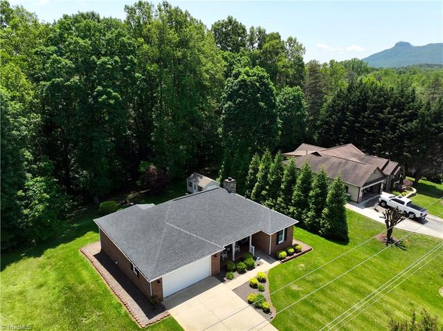 516 Lynchburg Road, Pilot Mountain, NC 27041