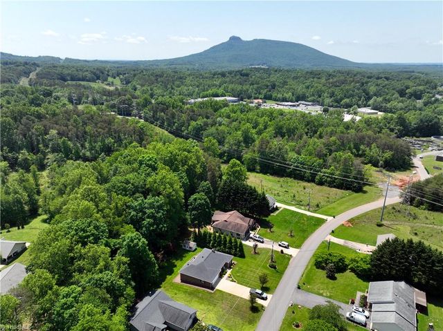 516 Lynchburg Road, Pilot Mountain, NC 27041