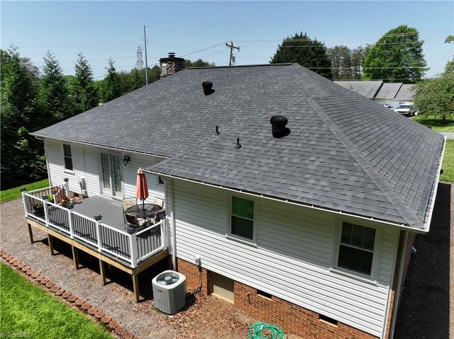 516 Lynchburg Road, Pilot Mountain, NC 27041