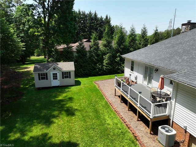 516 Lynchburg Road, Pilot Mountain, NC 27041