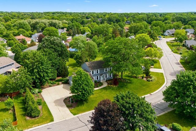W169N10806 Redwood Lane, Germantown, WI 53022