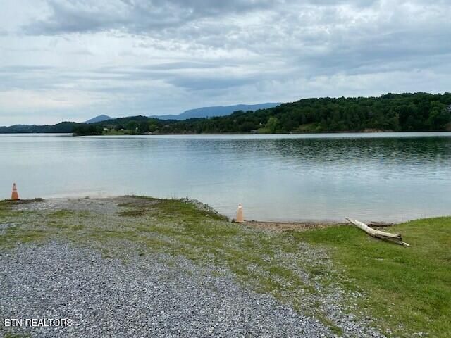 1219 Fishermans Way, Sevierville, TN 37876