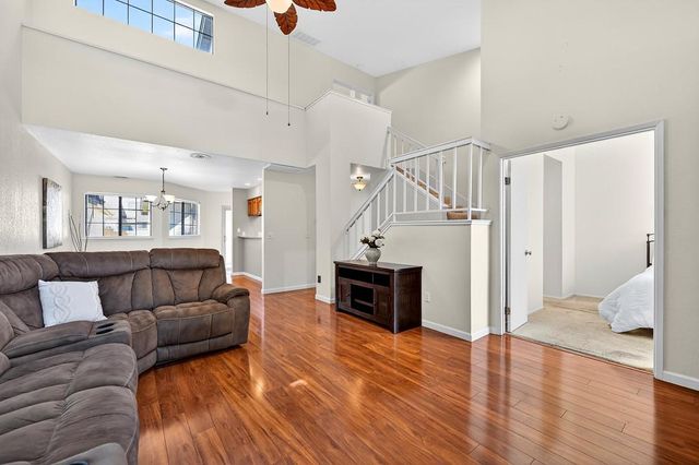 8459 Creekridge Cir, Citrus Heights, CA 95610