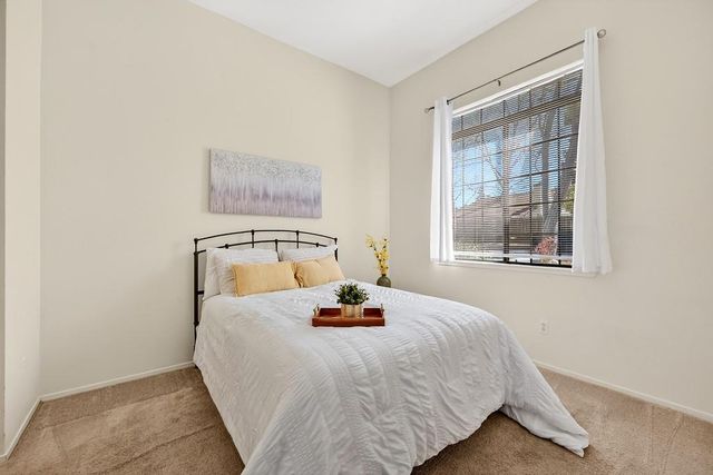 8459 Creekridge Cir, Citrus Heights, CA 95610