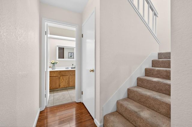 8459 Creekridge Cir, Citrus Heights, CA 95610