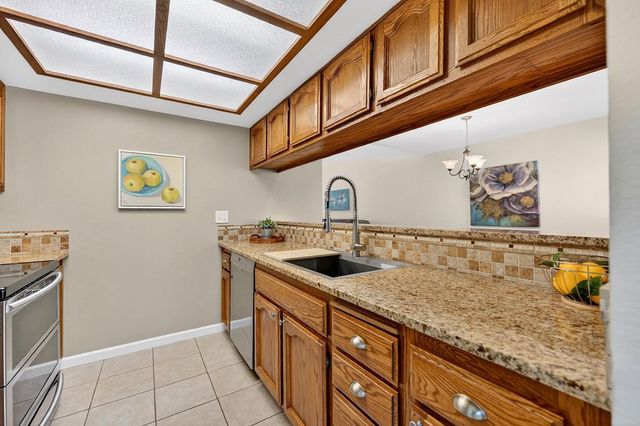 8459 Creekridge Cir, Citrus Heights, CA 95610