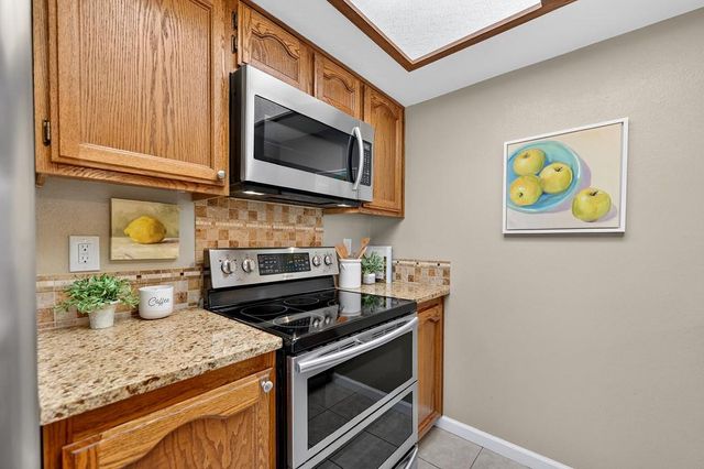 8459 Creekridge Cir, Citrus Heights, CA 95610