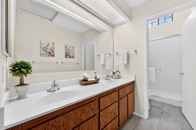 8459 Creekridge Cir, Citrus Heights, CA 95610