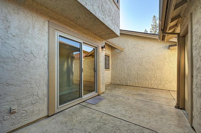 8459 Creekridge Cir, Citrus Heights, CA 95610