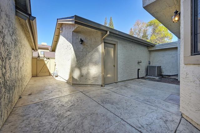 8459 Creekridge Cir, Citrus Heights, CA 95610