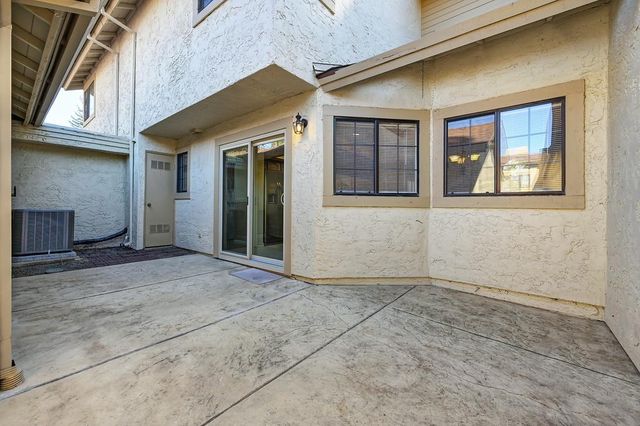 8459 Creekridge Cir, Citrus Heights, CA 95610