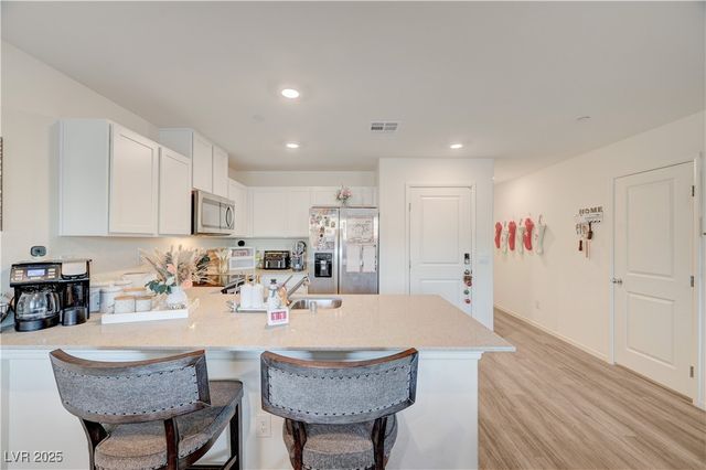 2570 Petunia Garden Avenue, North Las Vegas, NV 89081