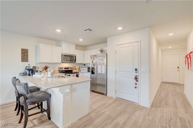 2570 Petunia Garden Avenue, North Las Vegas, NV 89081