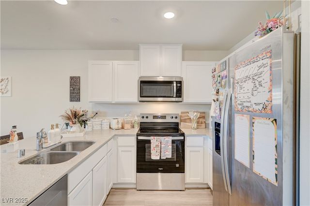 2570 Petunia Garden Avenue, North Las Vegas, NV 89081