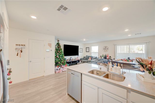 2570 Petunia Garden Avenue, North Las Vegas, NV 89081