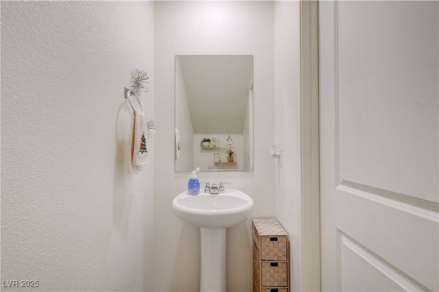 2570 Petunia Garden Avenue, North Las Vegas, NV 89081