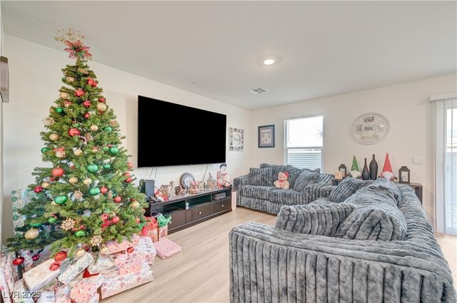 2570 Petunia Garden Avenue, North Las Vegas, NV 89081