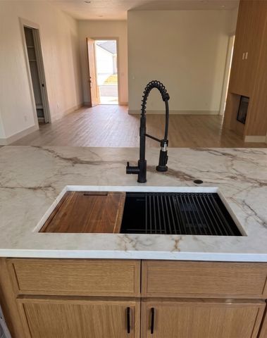 520 Roberts Run Avenue, Sherman, TX 75020