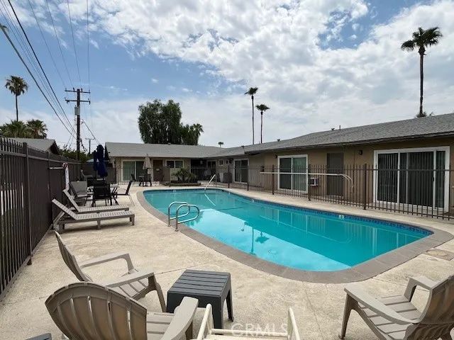 686 E Cottonwood Road A, Palm Springs, CA 92262