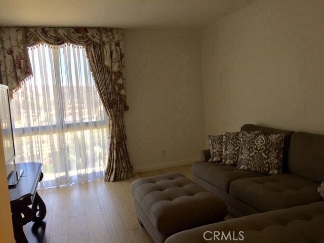 222 Monterey 1106, Glendale, CA 91206