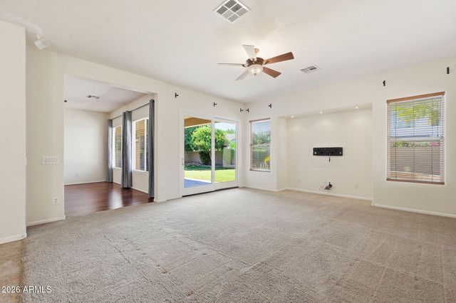 2977 E LEXINGTON Avenue, Gilbert, AZ 85234