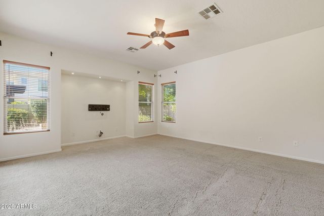 2977 E LEXINGTON Avenue, Gilbert, AZ 85234