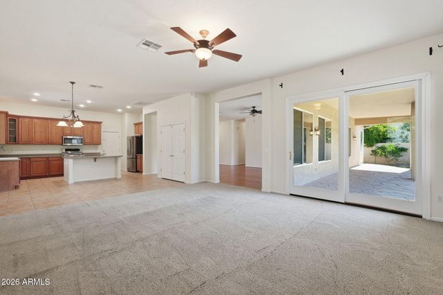 2977 E LEXINGTON Avenue, Gilbert, AZ 85234