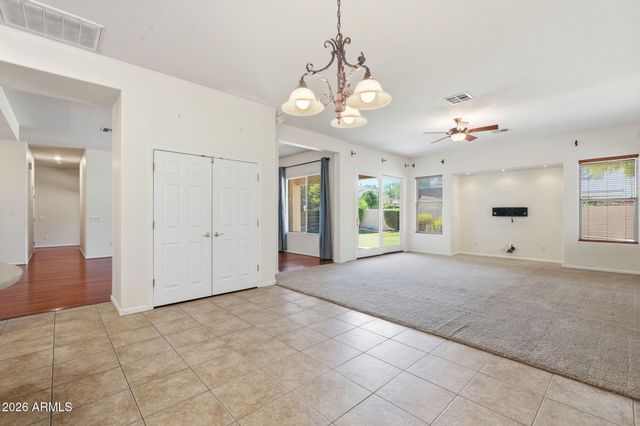 2977 E LEXINGTON Avenue, Gilbert, AZ 85234