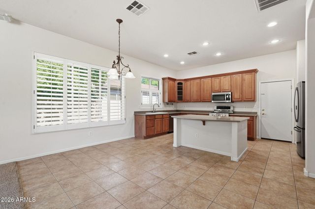 2977 E LEXINGTON Avenue, Gilbert, AZ 85234