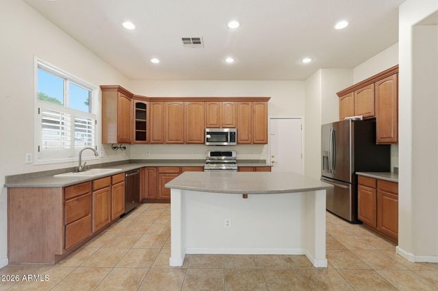 2977 E LEXINGTON Avenue, Gilbert, AZ 85234
