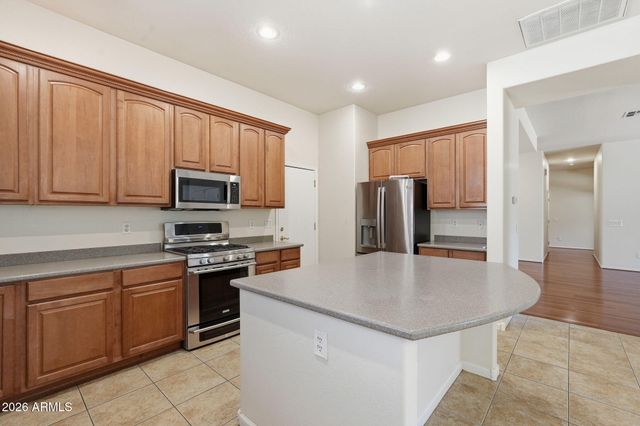 2977 E LEXINGTON Avenue, Gilbert, AZ 85234
