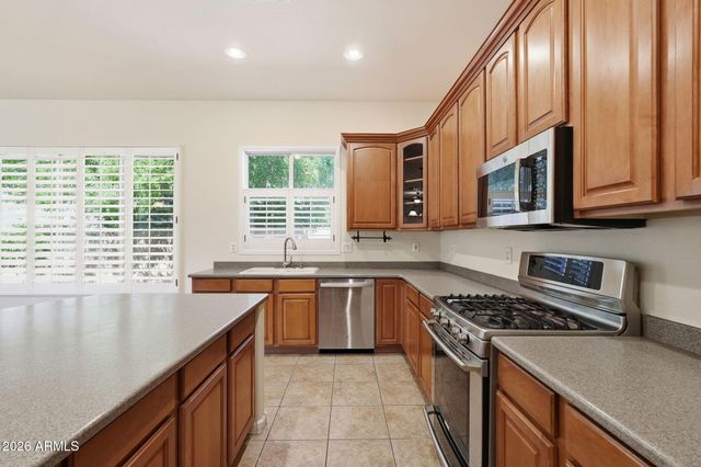 2977 E LEXINGTON Avenue, Gilbert, AZ 85234