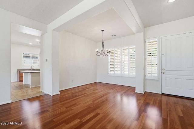 2977 E LEXINGTON Avenue, Gilbert, AZ 85234