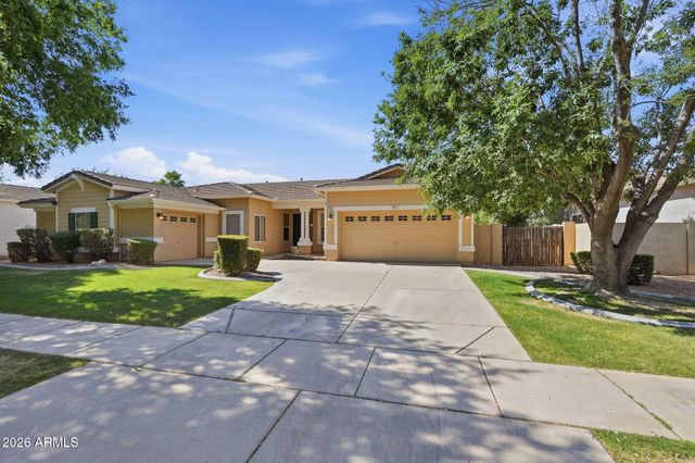 2977 E LEXINGTON Avenue, Gilbert, AZ 85234