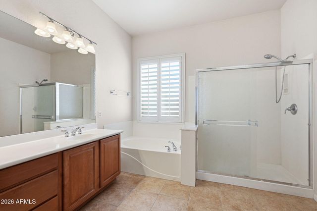 2977 E LEXINGTON Avenue, Gilbert, AZ 85234