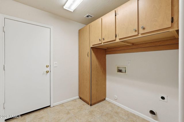 2977 E LEXINGTON Avenue, Gilbert, AZ 85234