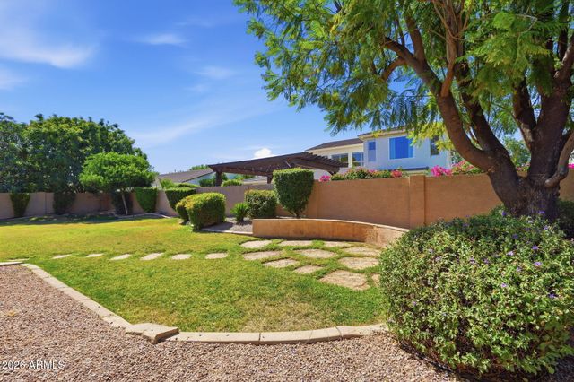 2977 E LEXINGTON Avenue, Gilbert, AZ 85234